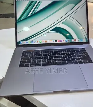 New Laptop Apple MacBook Pro 2017 16GB Intel Core i7 SSD 512GB