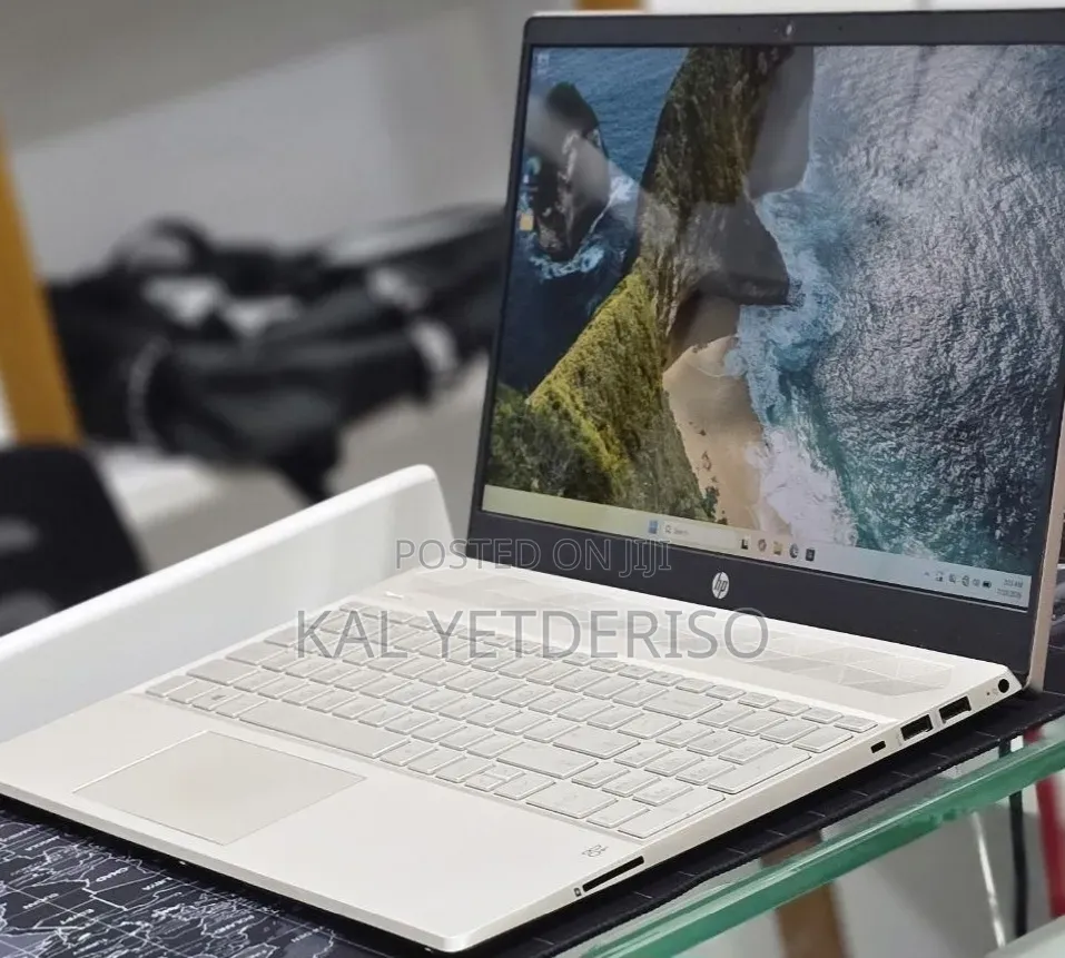 New Laptop HP Pavilion 15 8GB Intel Core i5 SSD 512GB