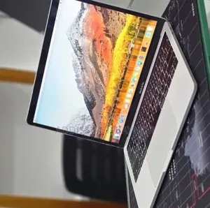 New Laptop Apple MacBook Pro 2019 16GB Intel Core i7 SSD 256GB