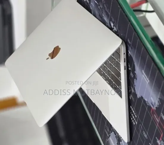 New Laptop Apple MacBook Pro 2019 16GB Intel Core i7 SSD 256GB