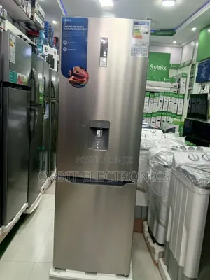Midea 670L Refrigerator