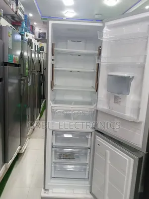 Midea 670L Refrigerator