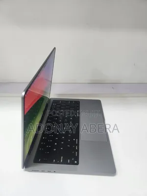New Laptop Apple MacBook Pro 2023 M3 8GB Apple M3 SSD 512GB