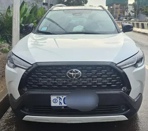 Toyota Corolla Cross Hybrid 2024 White