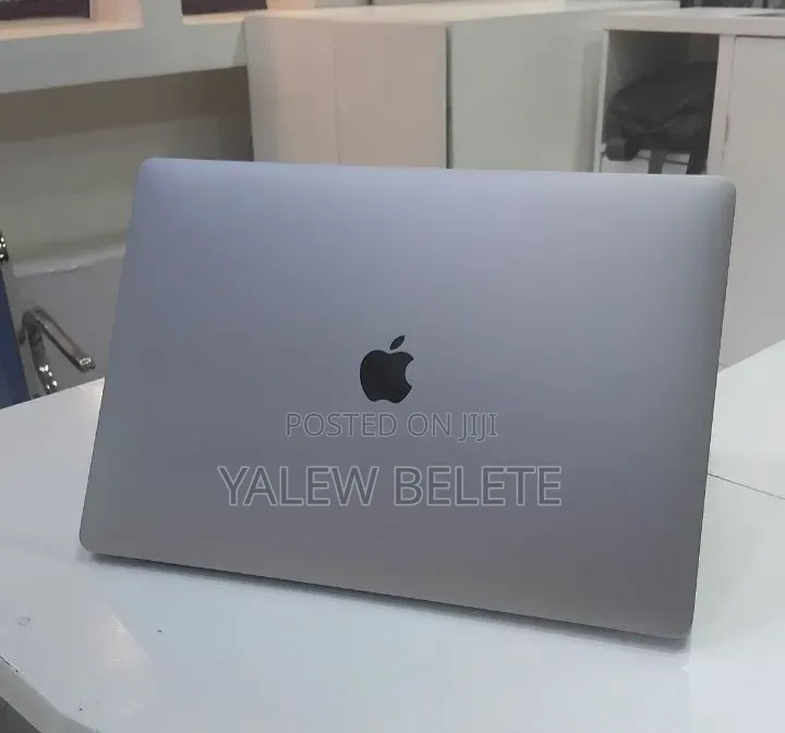New Laptop Apple MacBook Pro 2017 16GB Intel Core i7 SSD 512GB