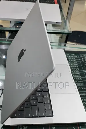 New Laptop Apple MacBook Pro 2025 M5 16GB Apple M5 Pro SSD 512GB