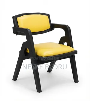 ወንበር እና ጠረጴዛ