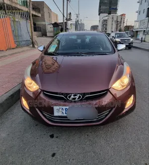Hyundai Avante 2013 Burgundy