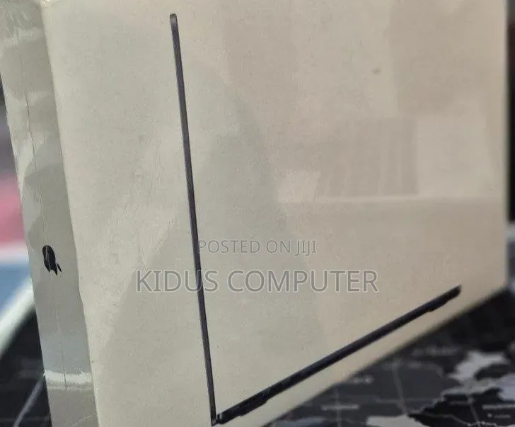 New Laptop Apple MacBook Air 2023 M2 8GB Apple M2 SSD 256GB