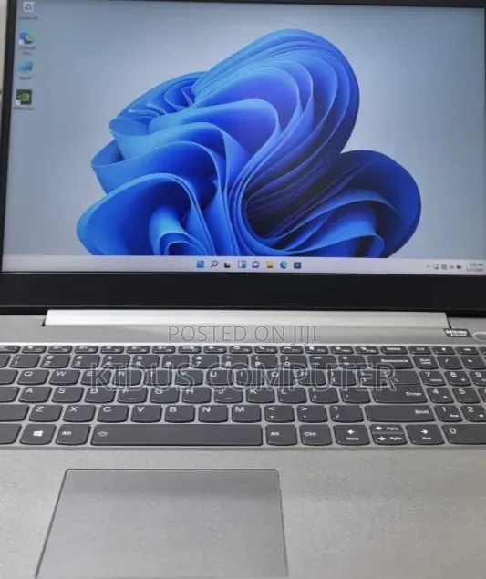 New Laptop Lenovo ThinkBook 13 16GB Intel Core i5 SSD 512GB
