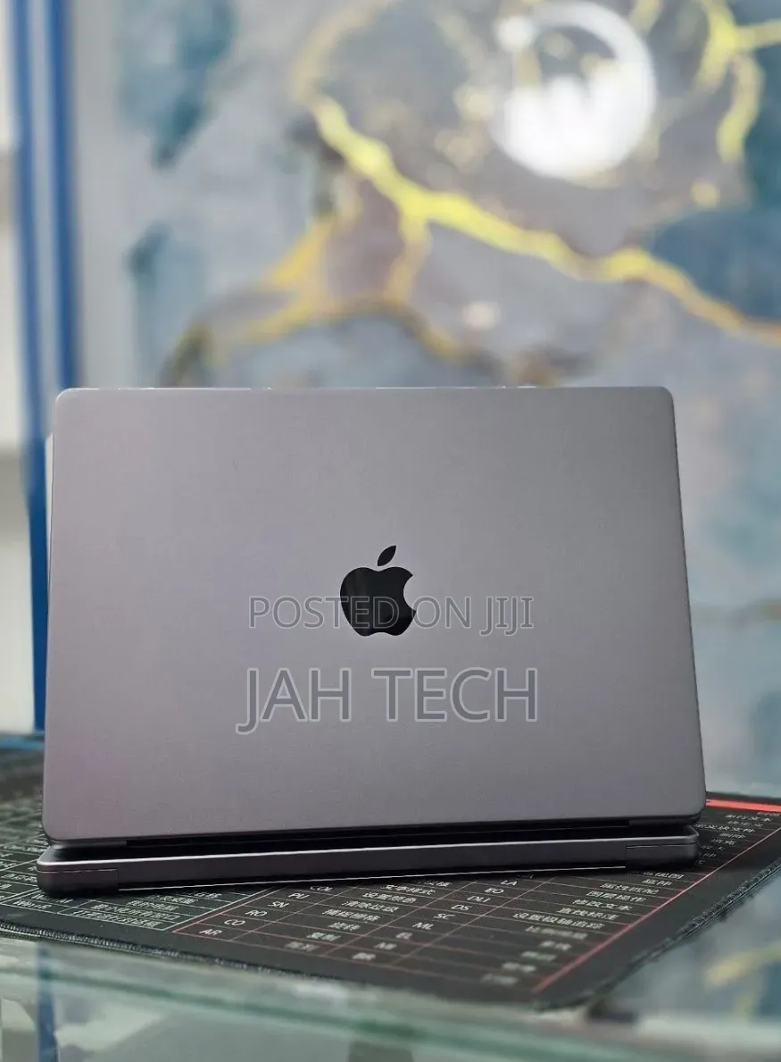 New Laptop Apple MacBook Pro 2021 M1 32GB Apple M1 Pro SSD 512GB