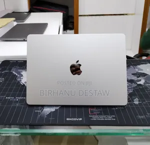 New Laptop Apple MacBook Air 2022 M2 8GB Apple M2 SSD 256GB
