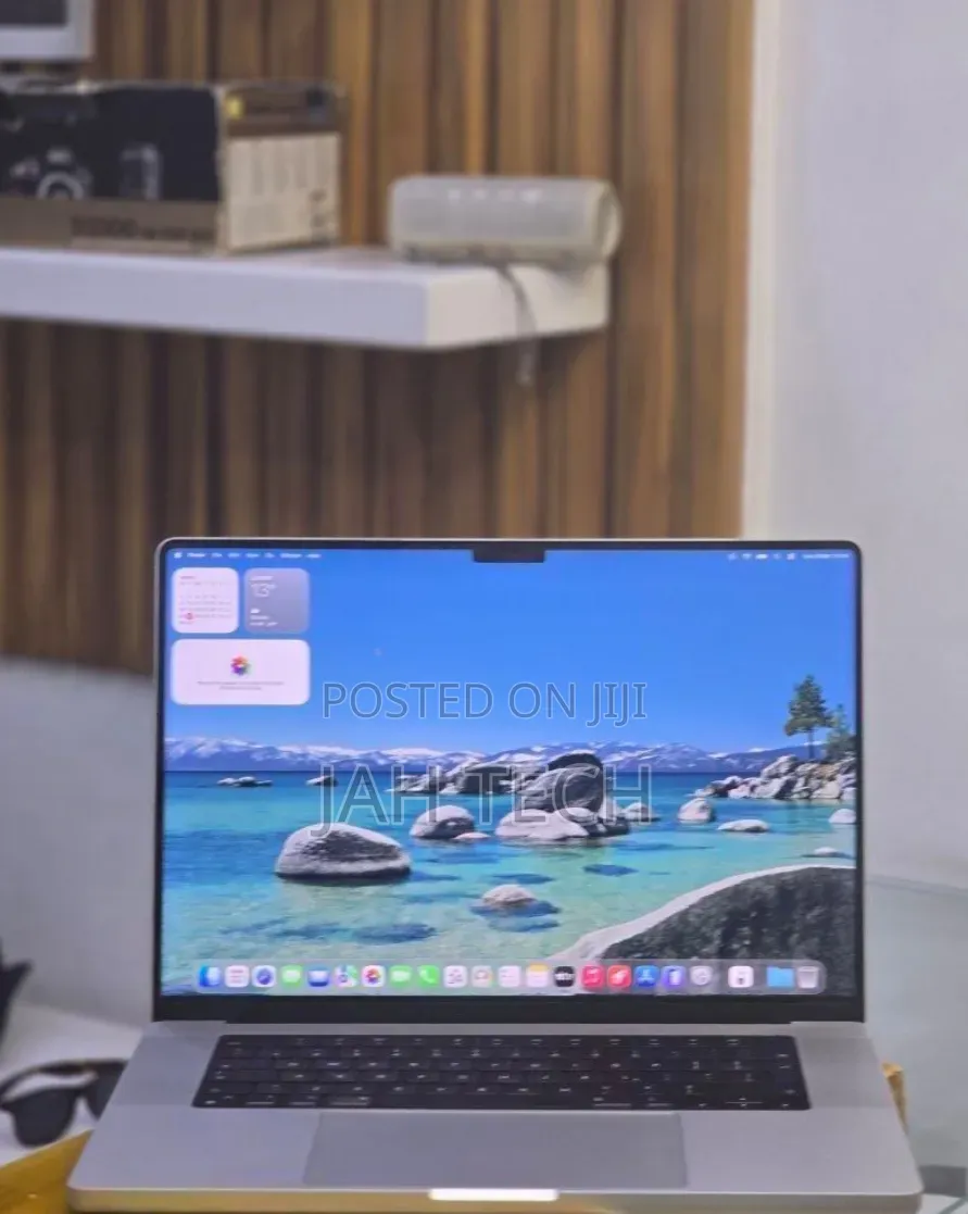 New Laptop Apple MacBook Pro 2021 M1 32GB Apple M1 Pro SSD 512GB