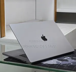 New Laptop Apple MacBook Pro 32GB Apple M1 Max SSD 1T