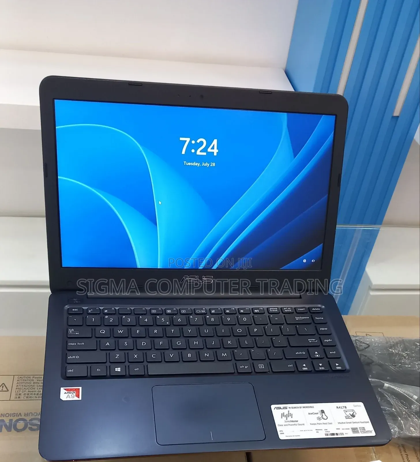 New Laptop Asus Vivobook 14 8GB AMD A8 SSD 256GB