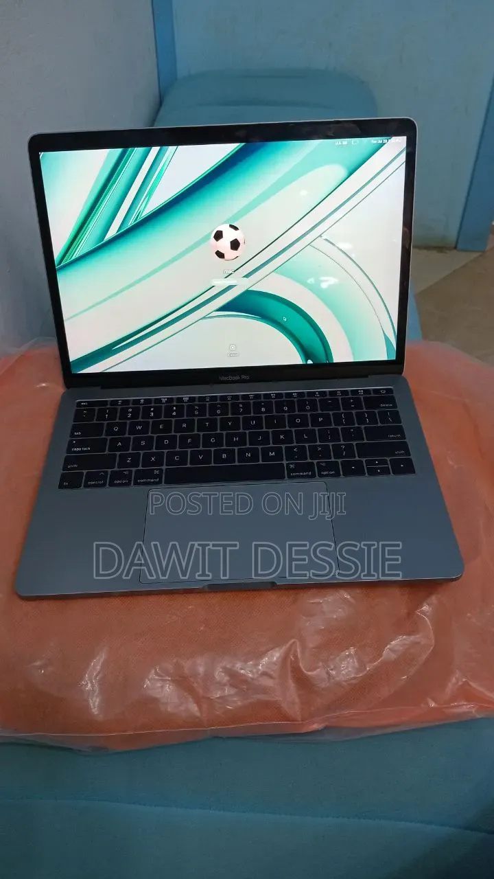 New Laptop Apple MacBook Pro 2017 8GB Intel Core i5 SSD 128GB