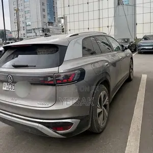 Volkswagen ID.6 2024 Gray