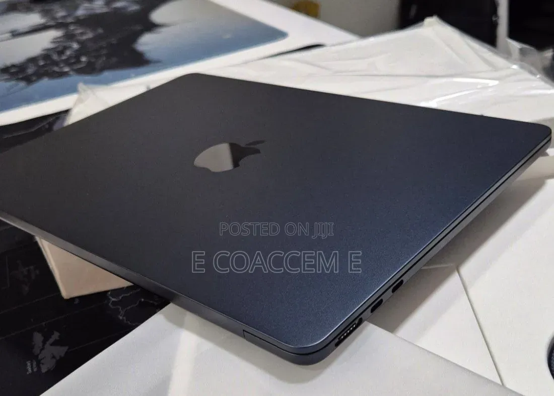 New Laptop Apple MacBook 8GB SSD 256GB