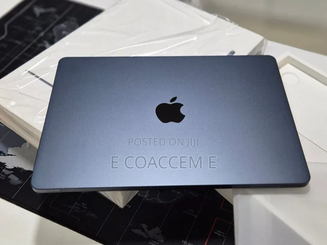 New Laptop Apple MacBook 8GB SSD 256GB