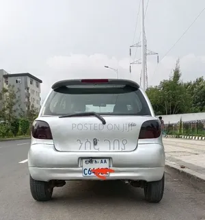 Toyota Vitz 2001 Silver