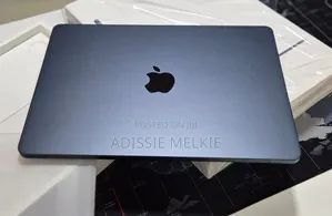 New Laptop Apple MacBook Air 2022 M2 8GB Apple M2 SSD 256GB