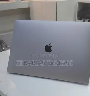 New Laptop Apple MacBook Pro 2017 16GB Intel Core i7 SSD 512GB
