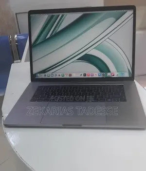 New Laptop Apple MacBook Pro 2017 16GB Intel Core i7 SSD 512GB