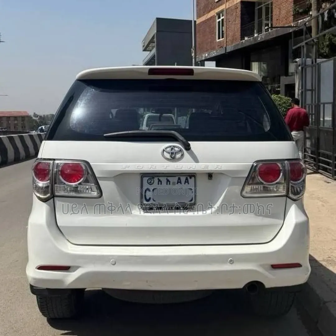 Toyota Fortuner 2012 White