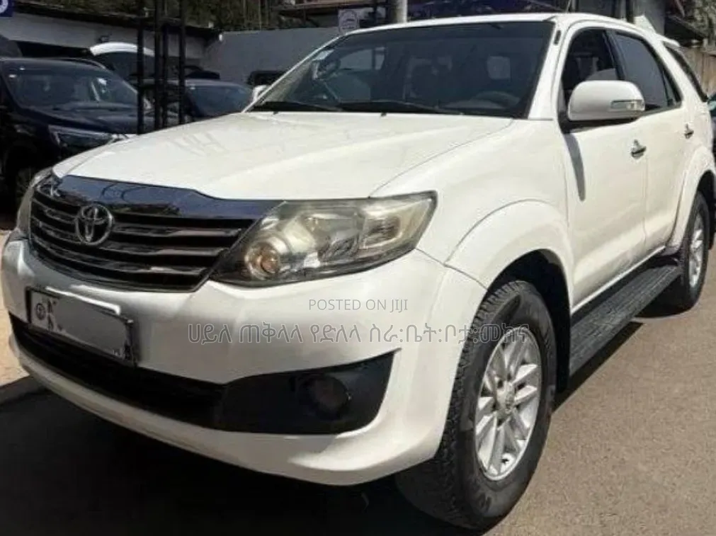 Toyota Fortuner 2012 White