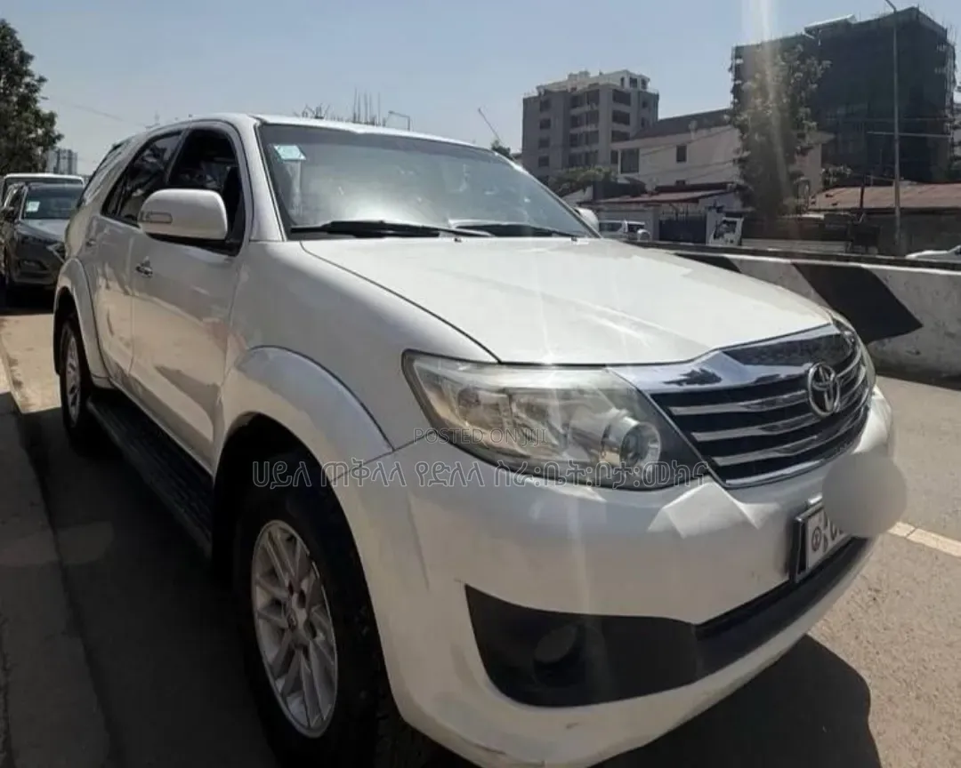 Toyota Fortuner 2012 White