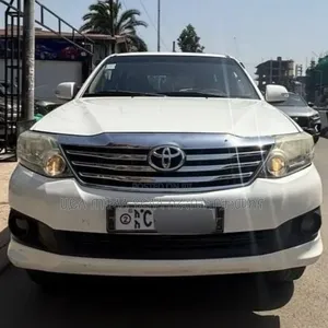 Toyota Fortuner 2012 White