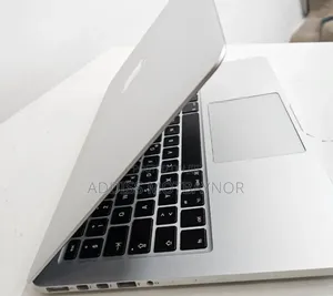 New Laptop Apple MacBook 2015 8GB Intel Core i7 SSD 256GB