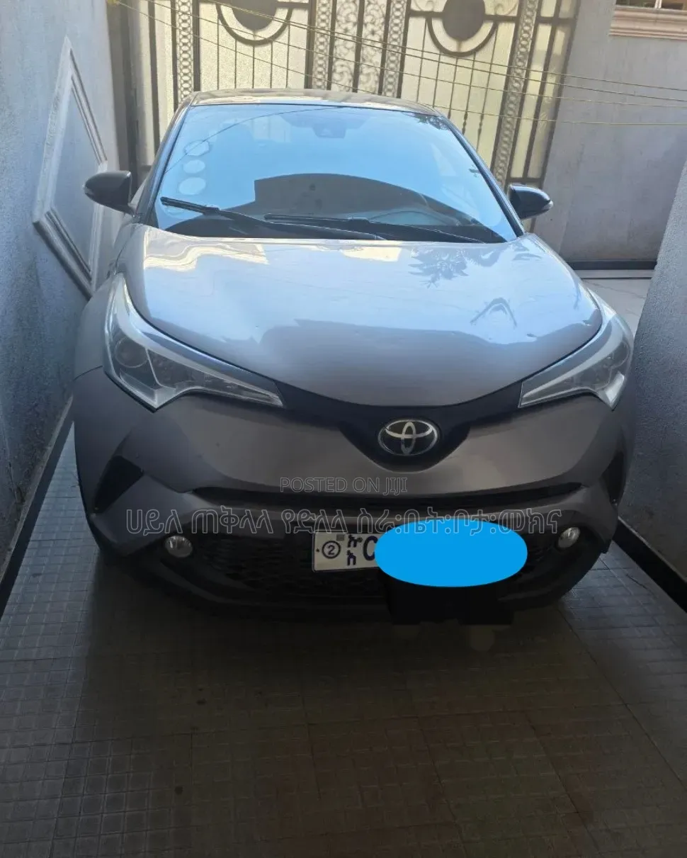 Toyota C-HR 2020 Gray