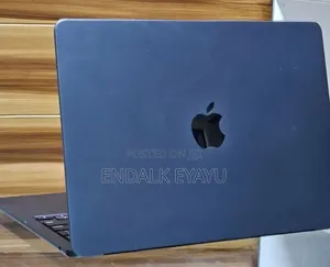 New Laptop Apple MacBook Air 16GB Apple M4 SSD 256GB