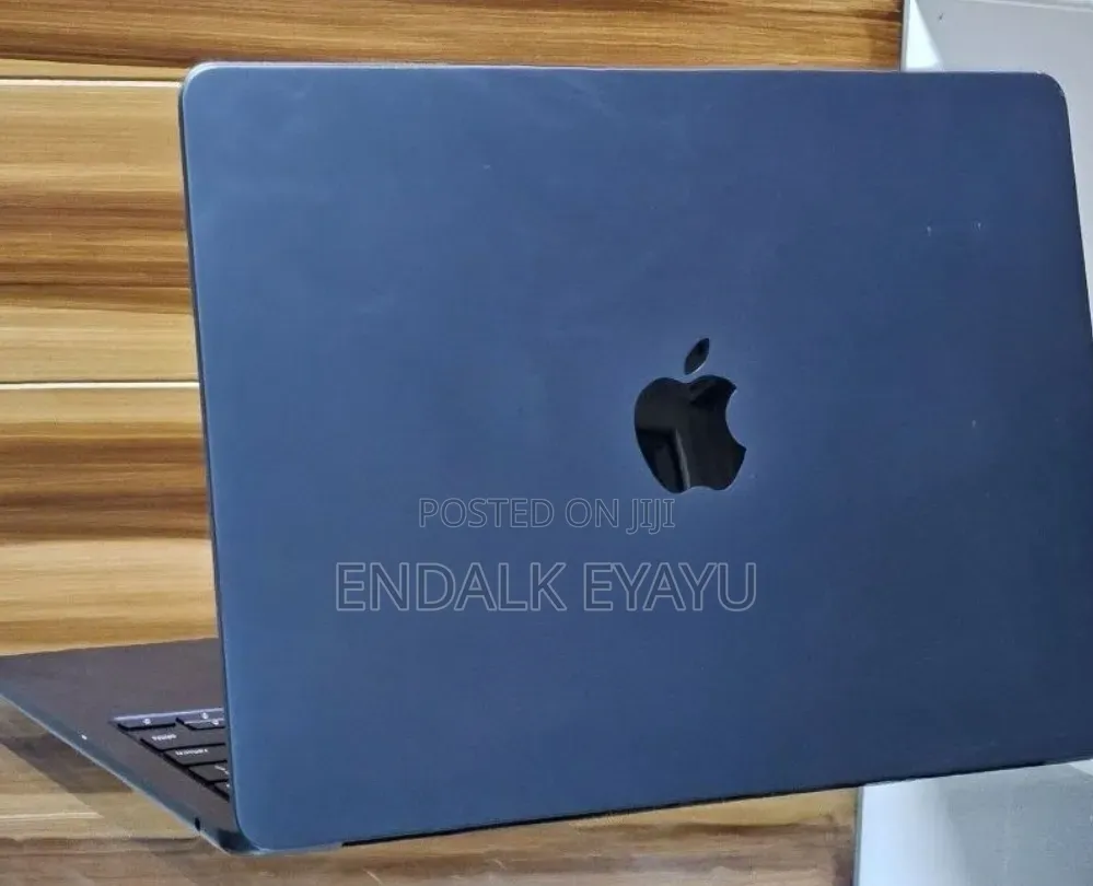New Laptop Apple MacBook Air 16GB Apple M4 SSD 256GB