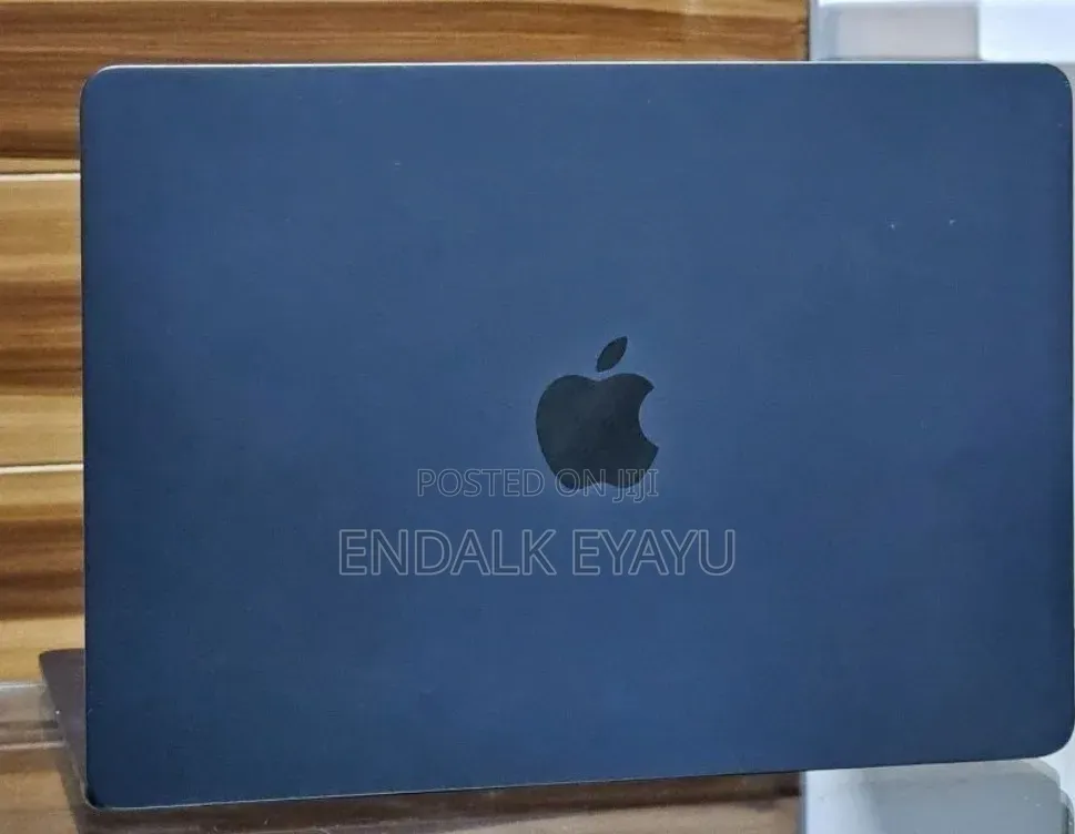 New Laptop Apple MacBook Air 16GB Apple M4 SSD 256GB