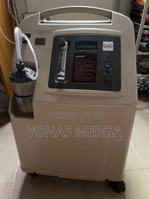 Oxygen Concentrator-Easy-to-Use Control Panel,flow Meter, Humid_bottle