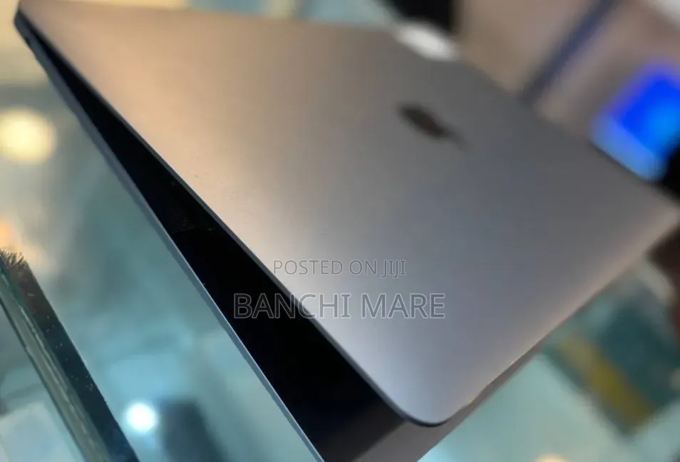 New Laptop Apple MacBook Pro 2021 M1 8GB Apple M1 SSD 256GB
