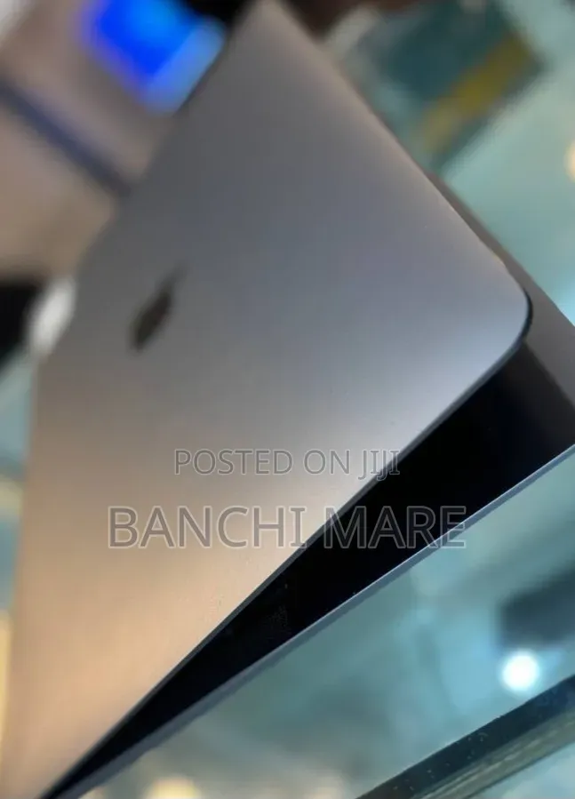 New Laptop Apple MacBook Pro 2021 M1 8GB Apple M1 SSD 256GB