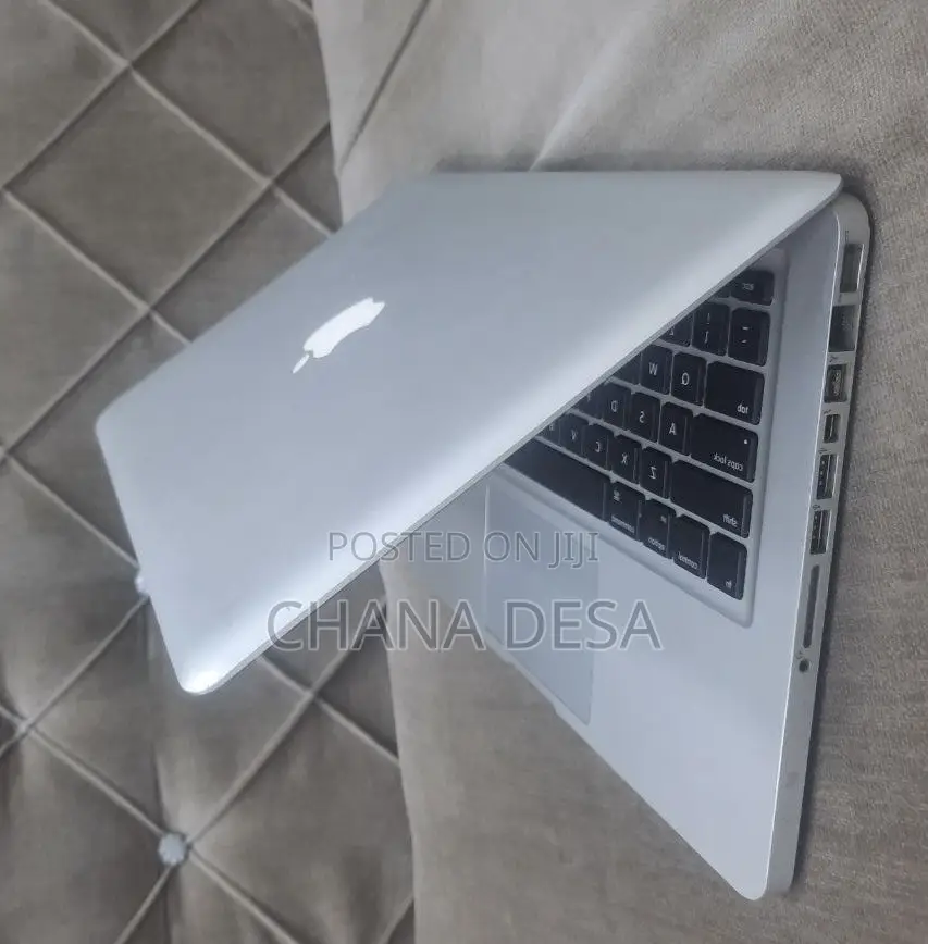 New Laptop Apple MacBook 2012 4GB Intel Core i5 HDD 320GB