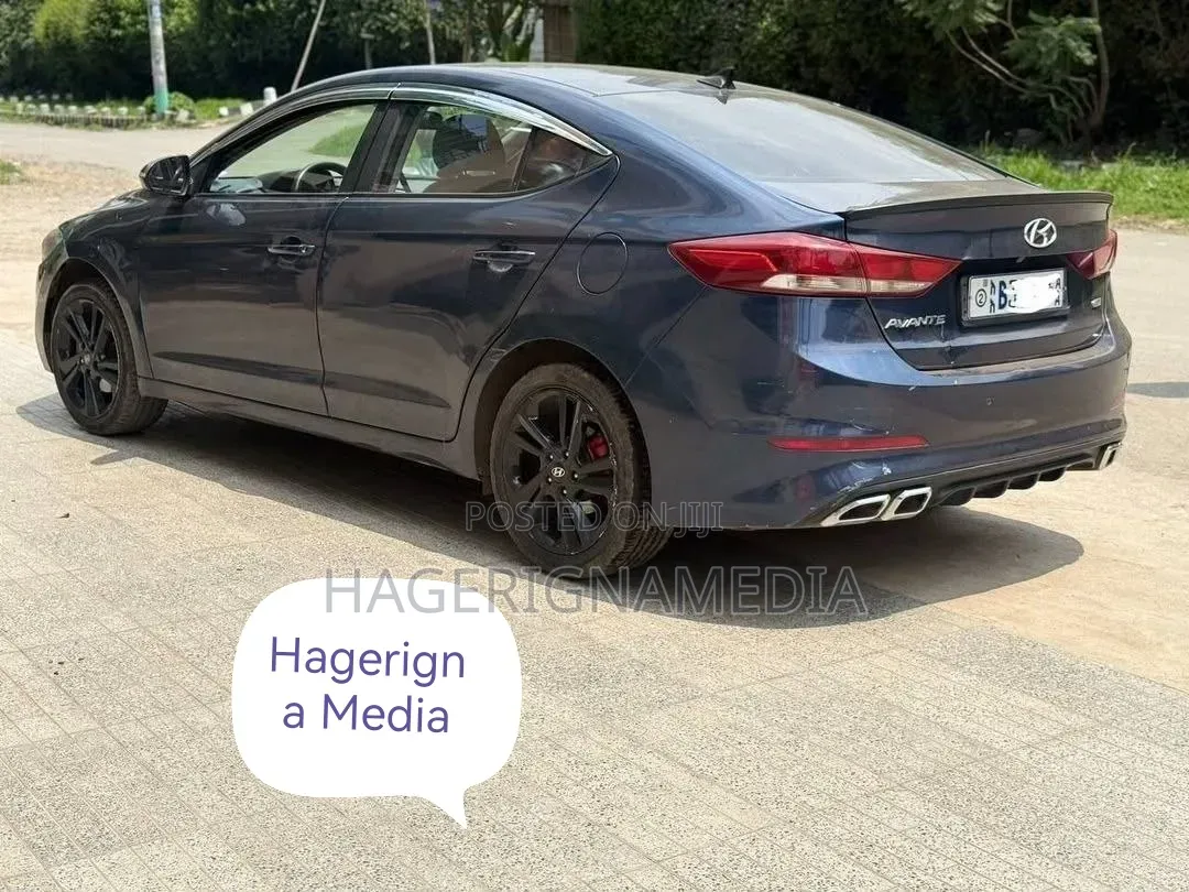 Hyundai Avante 2017 Blue