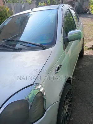 Toyota Vitz 2001 Silver
