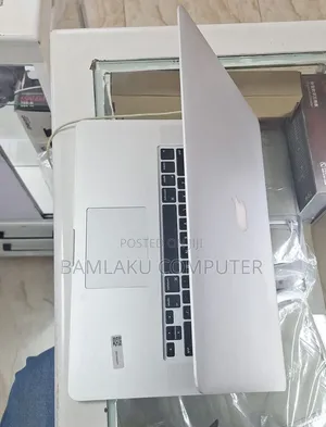New Laptop Apple MacBook Pro 2015 16GB Intel Core i7 SSD 256GB