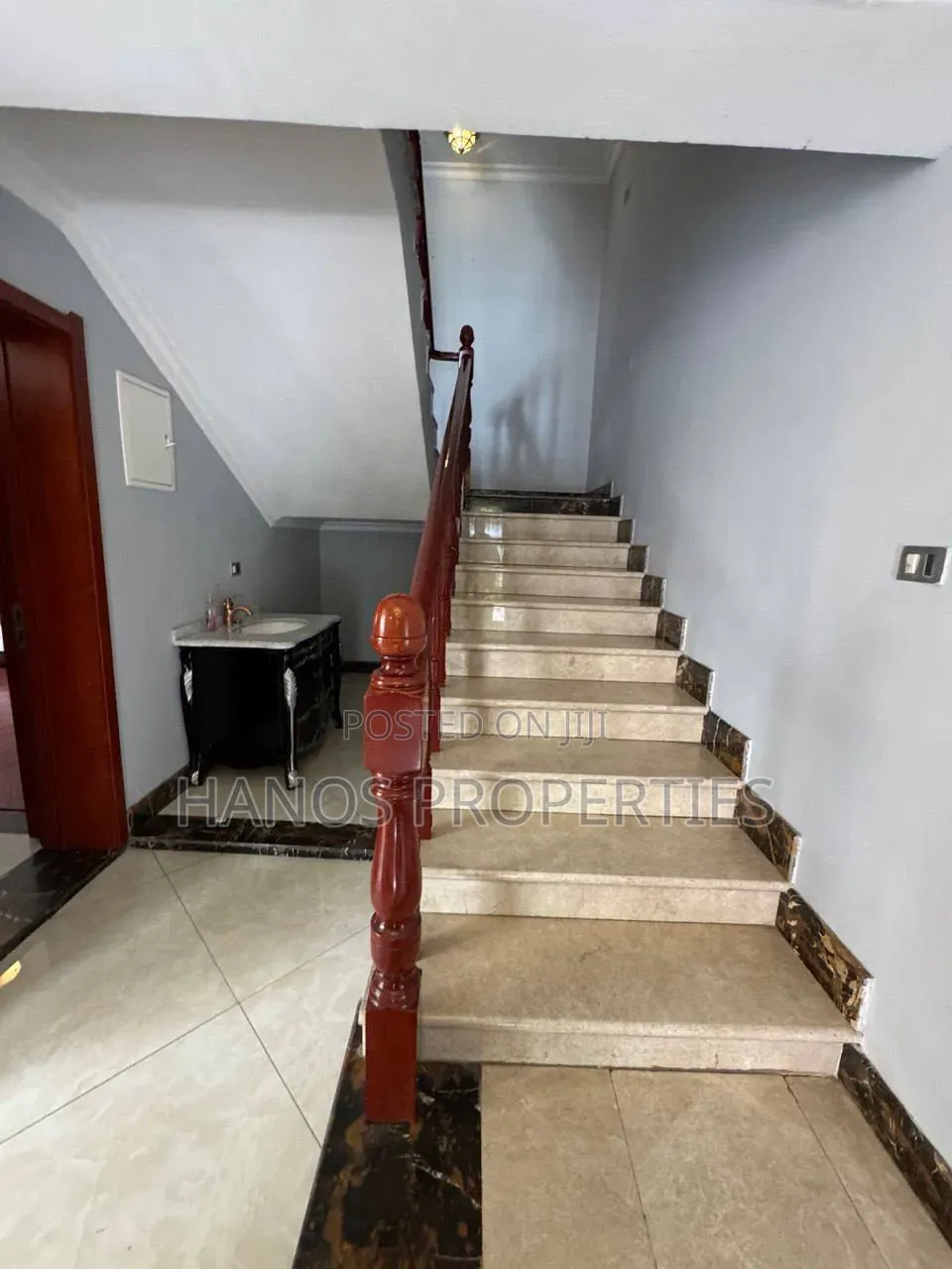 Furnished 8bdrm Villa in Yeka for sale