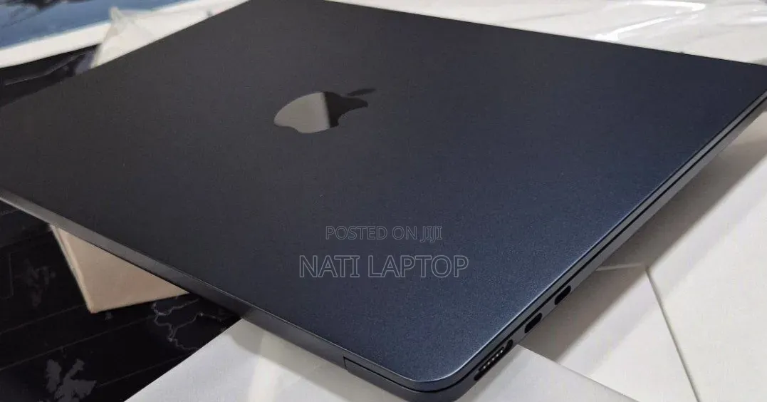 New Laptop Apple MacBook Air 2022 M2 8GB Apple M2 SSD 256GB