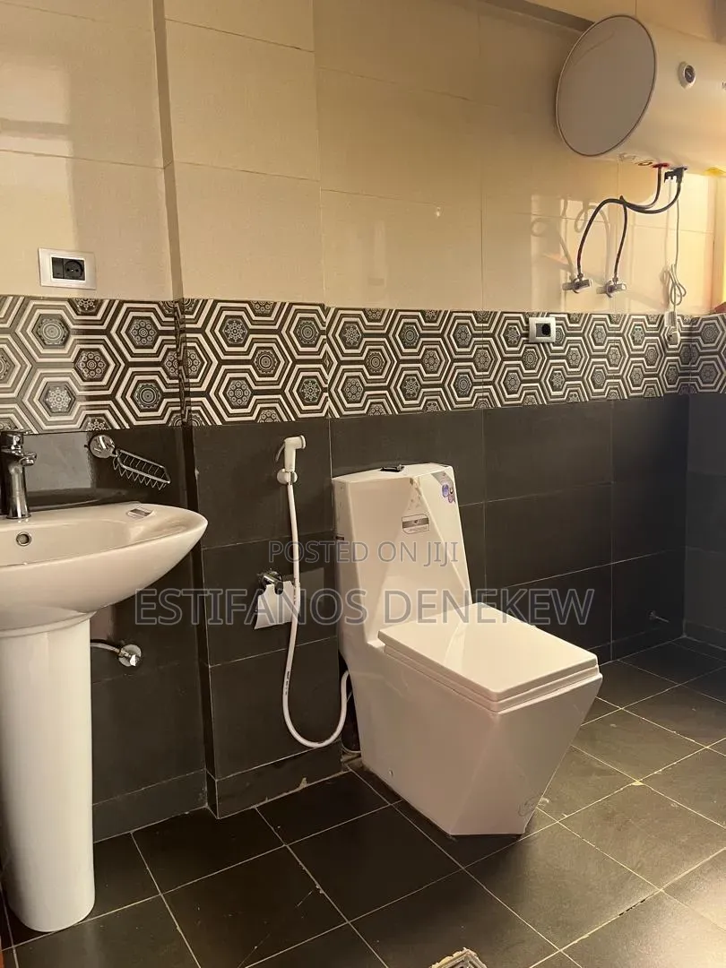 Furnished 4bdrm Villa in አያት, Bole for sale