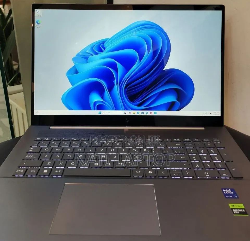 New Laptop HP 16GB Intel Core Ultra 7 SSD 1T