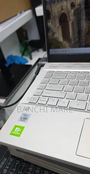New Laptop HP Pavilion 14 8GB Intel Core i5 SSD 512GB