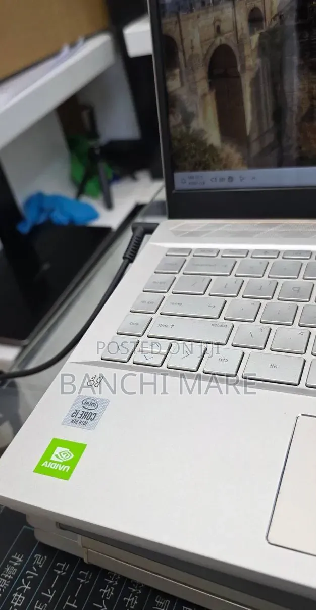 New Laptop HP Pavilion 14 8GB Intel Core i5 SSD 512GB