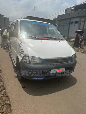 Toyota HiAce 2006 White